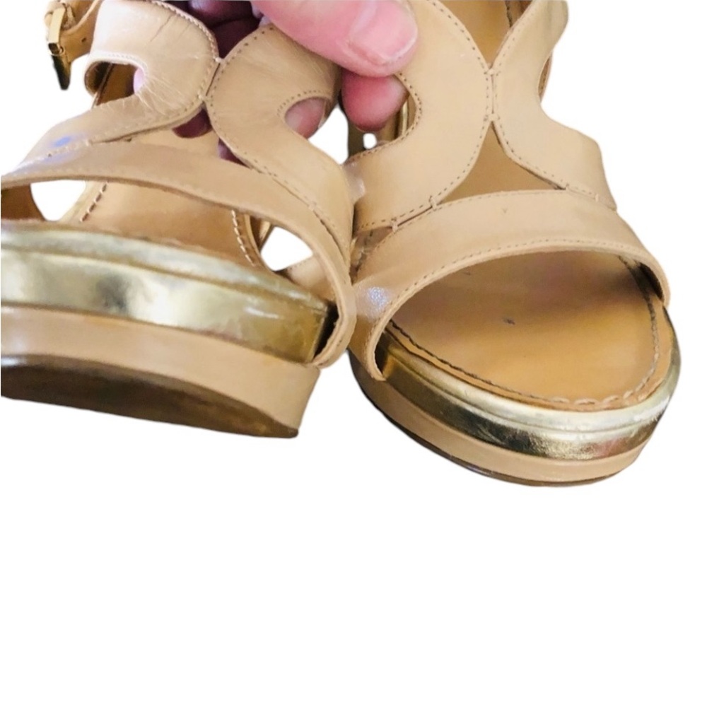 Nine West size 10 ivory / nude strappy heels with gold detail - Picture 4 of 12